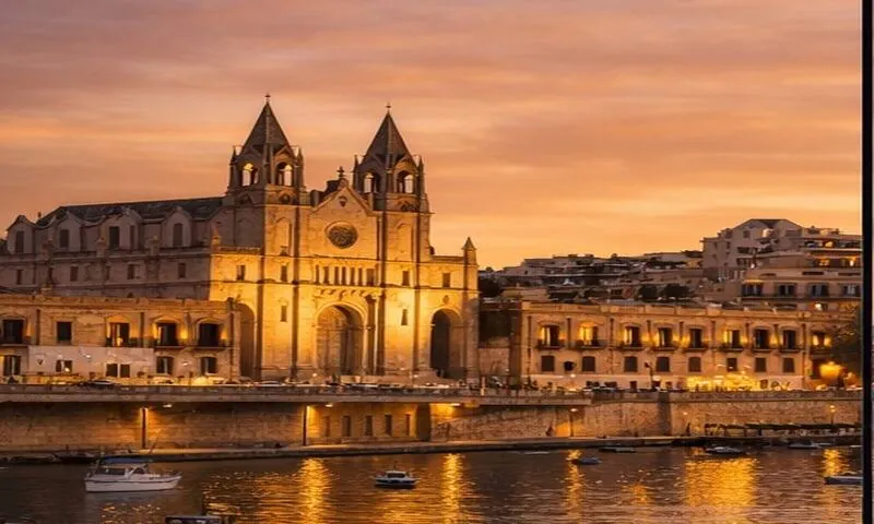 MaltaLockers luggage storage Balluta Bay St Julians Malta